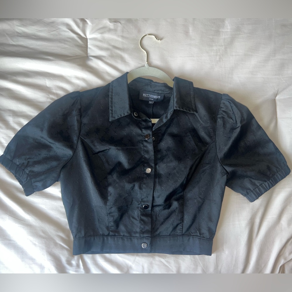Black Short Sleeve Button-Up Shirt